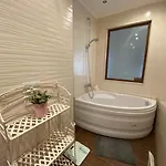 Seafront 2-bedroom With Pools And Direct Access La Apartament