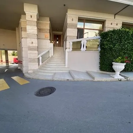 Seafront 2-bedroom With Pools And Direct Access La Varna