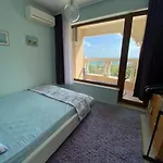 Seafront 2-bedroom With Pools And Direct Access La Lägenhet Varna