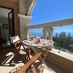 Daire Seafront 2-bedroom With Pools And Direct Access La *