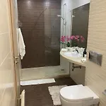Daire Seafront 2-bedroom With Pools And Direct Access La