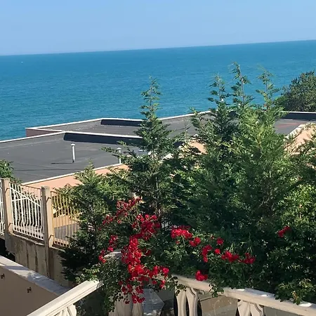 Seafront 2-bedroom With Pools And Direct Access La Lägenhet