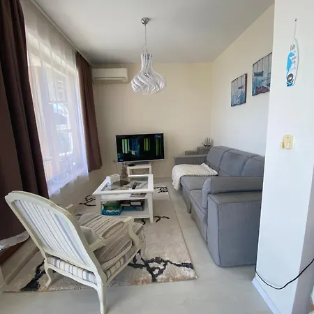 Seafront 2-bedroom With Pools And Direct Access La Daire
