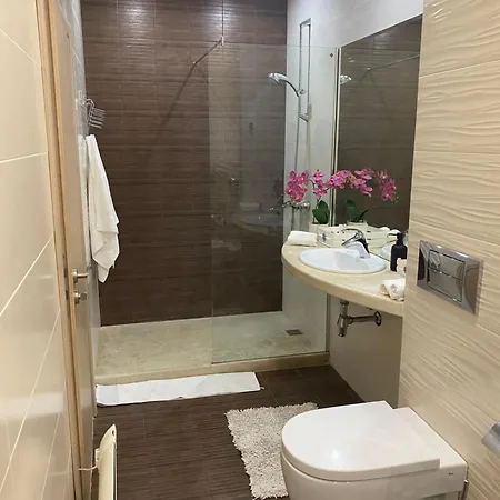 Lejlighed Seafront 2-bedroom With Pools And Direct Access La