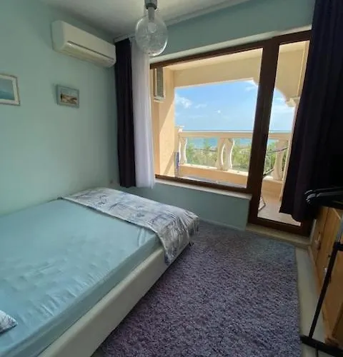 La Apartment Warna